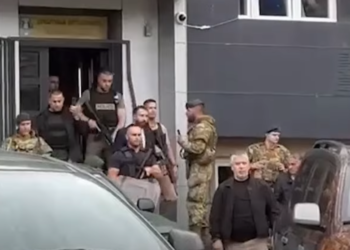 Vizita që trazoi veriun, grupet kriminale serbe lëndojnë nëntë gazetarë kosovarë