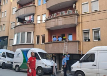 Policia demanton lajmin për tentim-hedhjen e fëmijës nga ballkoni