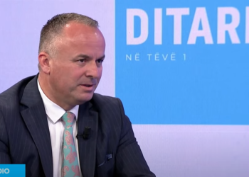 Fushtica thotë se personat që i lëshojnë qentë e që i marrin pastaj për adoptim do të gjobiten