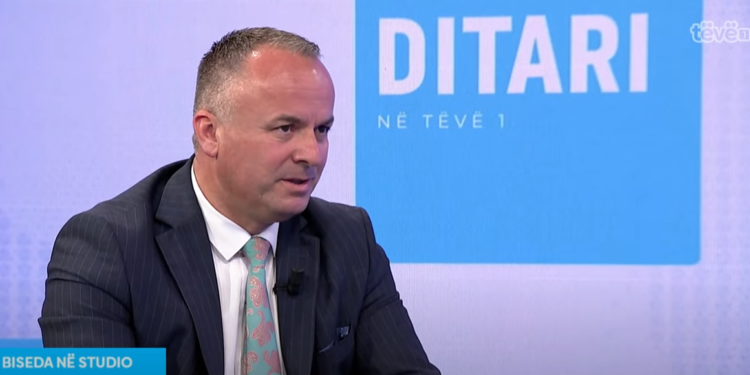 Fushtica thotë se personat që i lëshojnë qentë e që i marrin pastaj për adoptim do të gjobiten