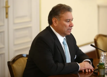 Escobar: Ndalesa e mallrave dhe kamionëve serb është eskalim i panevojshëm i një situate të tensionuar