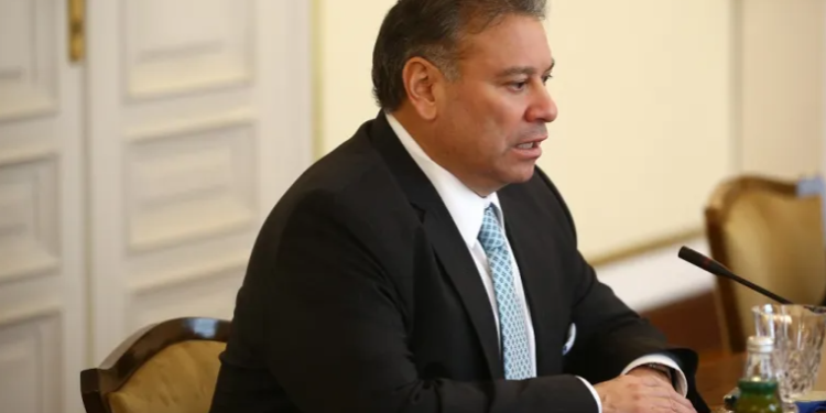 Escobar: Ndalesa e mallrave dhe kamionëve serb është eskalim i panevojshëm i një situate të tensionuar