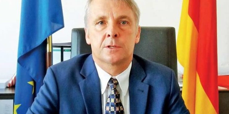 Rohde demanton raportimet se “200 kompani gjermane paralajmërojnë ikjen nga Kosova”