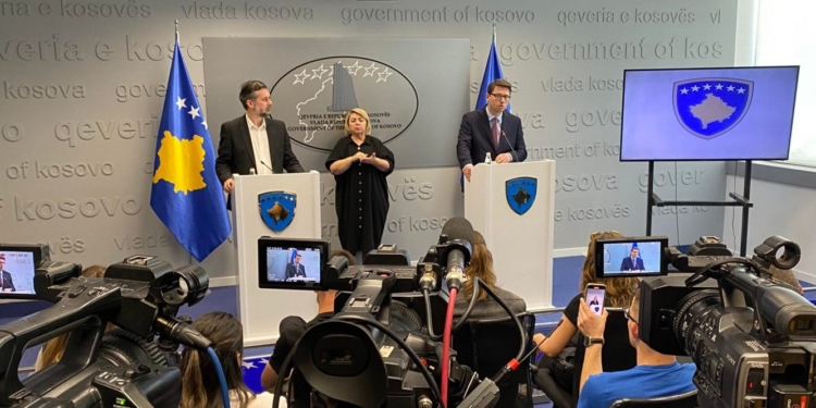 Murati: Nuk jemi në dijeni për ndonjë listë të sanksioneve nga ShBA dhe BE