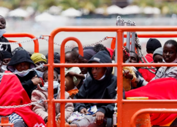 Qindra emigrantë shpëtohen në Ishujt Kanarie