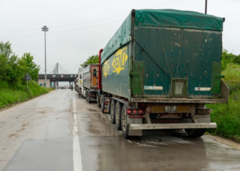 Kamionët me mallra serbe as sot nuk lejohen të hyjnë në Kosovë