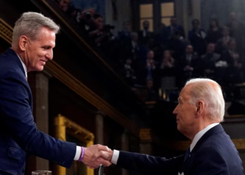 Shmanget kriza financiare në SHBA, Senati miraton rritjen e kufirit të borxhit