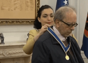 Ismail Kadare dekorohet me urdhrin “Hasan Prishtina”