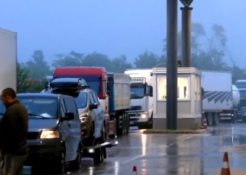 Në Merdarë nuk po lejohen kamionët me mallra nga Serbia të hyjnë në Kosovë