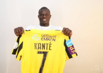 Kante largohet zyrtarisht nga Chelsea, mesfushori rregullon bilancet financiare të anglezëve