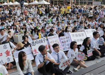 Protesta në Tajvan, dyshohet se shumë fëmijë janë droguar në kopshte