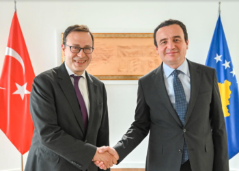 Kurti flet për thellim të raporteve Kosovë -Turqi, e falënderon ambasadorin për 500 ushtarët