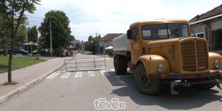 Protesta në Leposaviq, e qetë me pak protestues