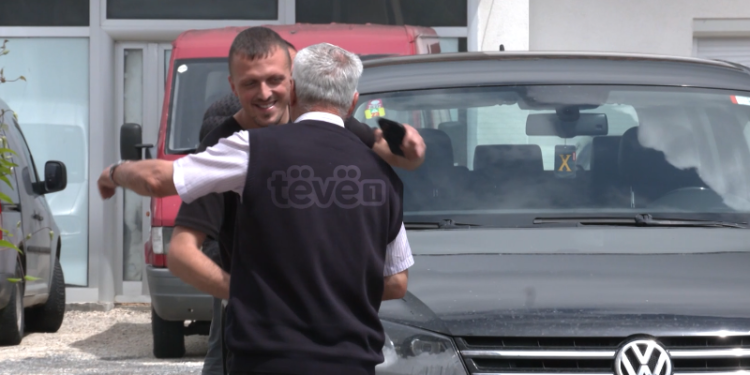 Rrëfimi i të liruarve nga burgu i Serbisë, emocione në shtëpinë e tyre
