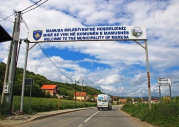 Mamushë, prindi ankohet se mësimdhënësi ia rrahu të birin