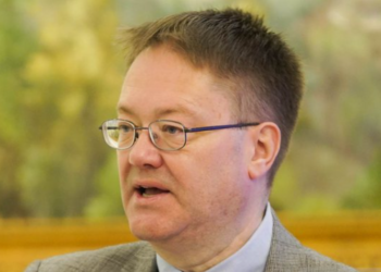 Abbott: Në këtë kohë të vështirë Kosova duhet t’i dëgjojë këshillat e miqve