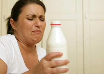 Si mund ta kuptoni që jeni intolerant ndaj laktozës pa një test?