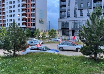 Policia konfirmon se një person është gjetur i vdekur në rrugën “C”, ku kishte të shtëna me armë