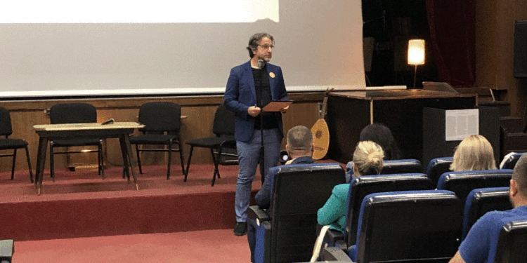 Komuna e Prishtinës prezanton planin për sigurinë në shkolla, kostoja mbi 1 milion euro në vit