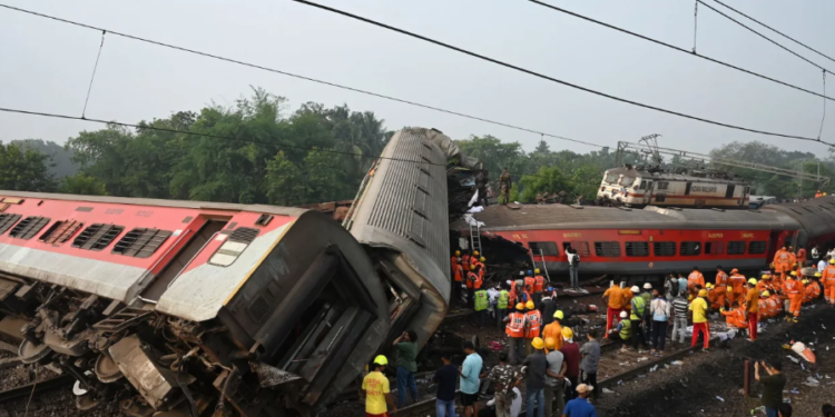 Përplasja e trenave me mbi 260 të vdekur në Indi, Osmani: Kosova qëndron me ju