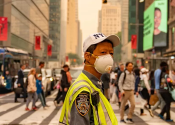 Zjarret në Kanada: Miliona njerëz këshillohen të mbajnë maska për shkak të tymit