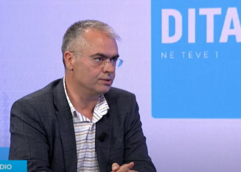 Fetoshi: Nuk ka asnjë sens që Kurti të takohet me Vuçiqin derisa tre policët janë në paraburgim