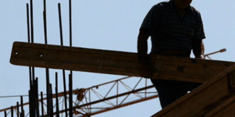 Një person lëndohet derisa po punonte në një shtëpi në Suharekë