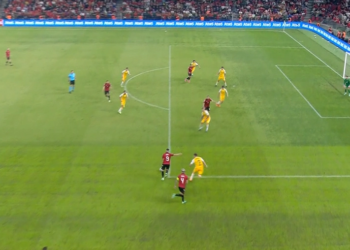 Asani me supergol, Shqipëria në epërsi