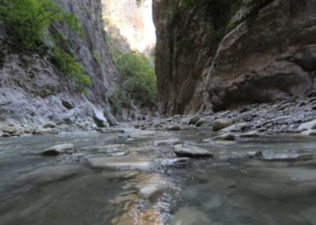 E mori rrjedhja e ujit në Përmet, humb jetën turistja gjermane