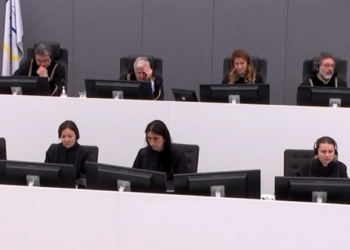 Dëshmitari i shtatë po vazhdon të përgjigjet në pyetjet e mbrojtjes së Pjetër Shalës në seancë private