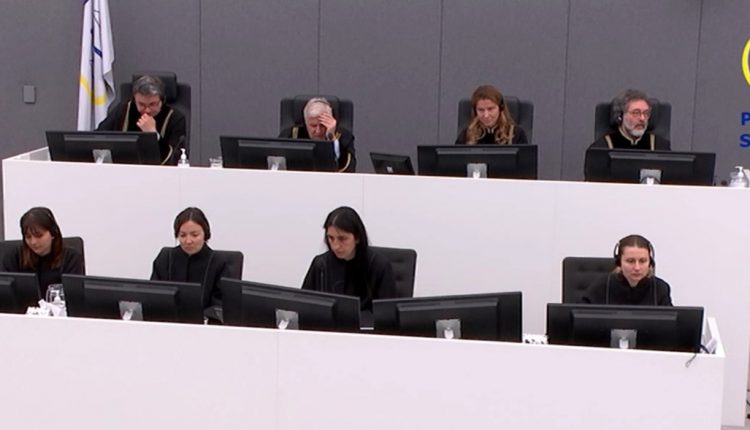 Dëshmitari i shtatë po vazhdon të përgjigjet në pyetjet e mbrojtjes së Pjetër Shalës në seancë private