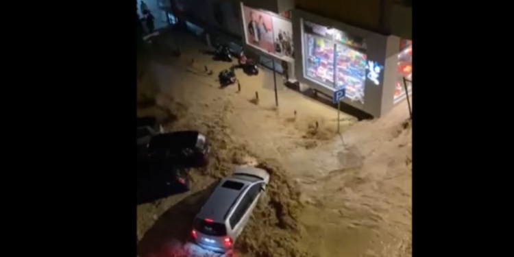 Komuna e Pejës: Gjendja nga vërshimet jo e mirë, qendra e qytetit është vërshuar pothuajse e gjitha