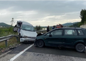 Aksident i rëndë në aksin rrugor Elbasan-Peqin, humb jetën vajza 8- vjeçe, 6 të plagosur