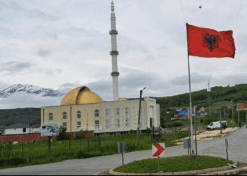 Dera e xhamisë në Ferizaj punohet nga vëllai i Ipeshkvit të Kosovës