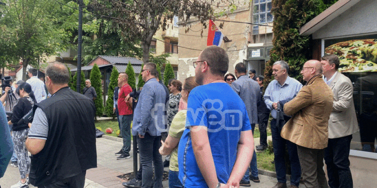 Situatë e qetë në Zveçan, Rakiq i bashkohet protestuesve