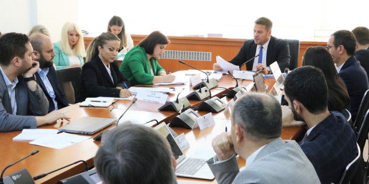 S’ka kuorum, dështon mbledhja e Komisionit Parlamentar për Buxhet
