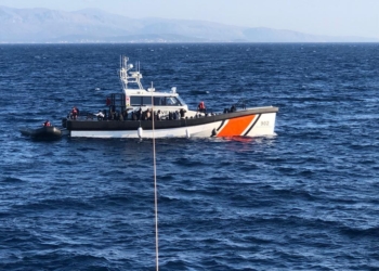 Anija shqiptare shpëton 55 emigrantë në ujërat e detit Egje