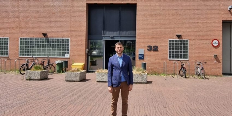 Memli Krasniqi viziton Thaçin e Veselin: Dielli do të lind përsëri