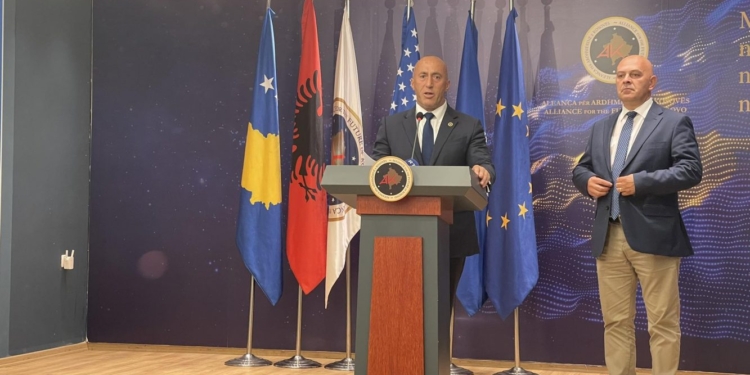 Haradinaj: Të formohet edhe një qeveri e unitetit në të cilën përfshihen të gjitha partitë