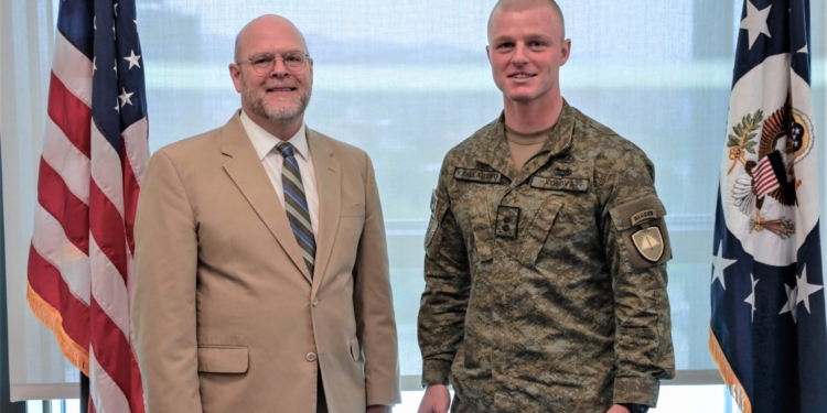 Hovenier: Mbështesim FSK-në teksa kalon në forcë mbrojtëse e ndërvepruese me NATO-n