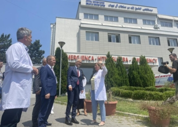 Spitali i Vushtrrisë do të zgjerohet, Idrizi ia konfirmon Vitisë se Komuna e jep në shfrytëzim ish-QKMF