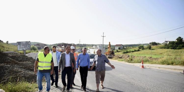 Aliu: Puna për zgjerimin e rrugës Komoran-Drenas-Skenderaj është duke vazhduar, shpronësimi solli vonesa