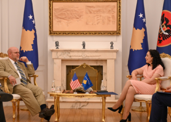 Osmani takohet me Hovenier, diskutojnë për zhvillimet e fundit dhe për dialogun Kosovë – Serbi