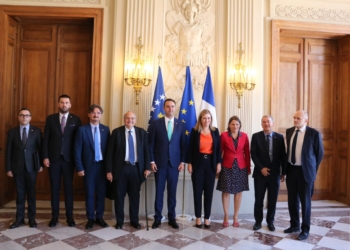 Takimi i Konjufcës me kryetaren e Asamblesë Nacionale të Francës, ironizon shefi i kabinetit të tij