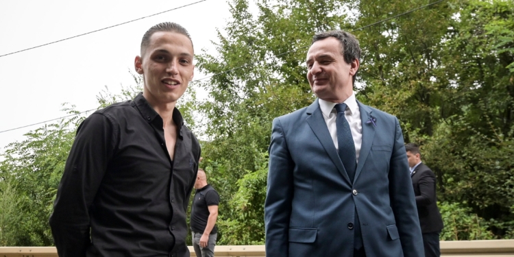 Kurti për djalin e Zymerit: Dëshira për t’i ndjekur hapat e babait, na jep shpresë