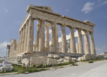 Temperaturat e larta detyrojë Greqinë të mbyllë Akropolin