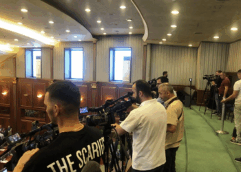 Hiqet shiriti, medieve u mundësohet qasja në seancën e Kuvendit