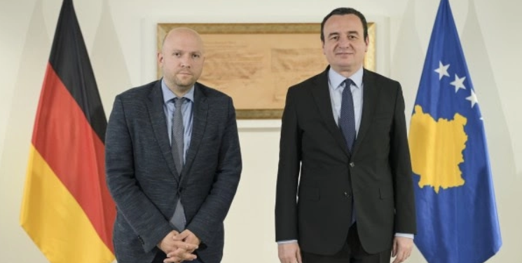 Kurti takon Sarrazinin