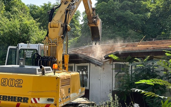 Rrënohen disa shtëpiza në Prishtinë, tregu i gjelbër do të vendoset përkohësisht