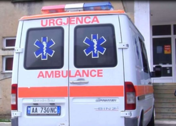 Humb jetën një person në plazhin e Golemit